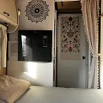 キャンプ場 Glamping Karavan U Konopiste