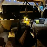 Glamping Karavan U Konopiste キャンプ場 Chrastany (Benesov)