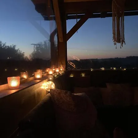 Glamping Karavan U Konopiště Kemp