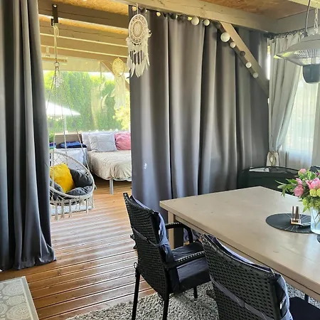 Glamping Karavan U Konopiste * Chrastany (Benesov)