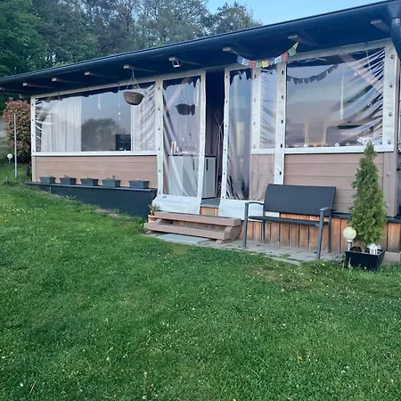 캠프장 Glamping Karavan U Konopiste