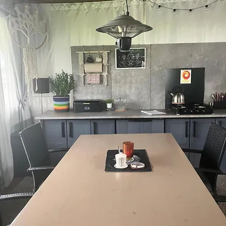 Glamping Karavan U Konopiste * Chrastany (Benesov)