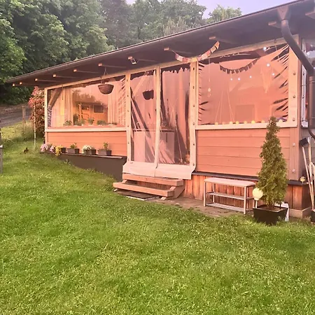 Glamping Karavan U Konopiste *