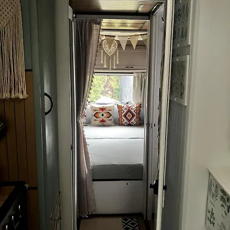 Glamping Karavan U Konopiště * Chrastany (Benesov)