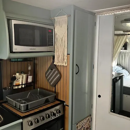 Glamping Karavan U Konopiště Kemp Chrastany (Benesov)