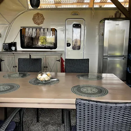 Glamping Karavan U Konopiště *