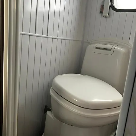 Glamping Karavan U Konopiště Kemp