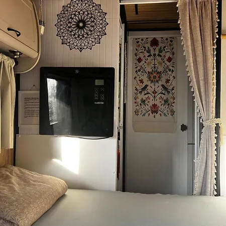 Kemp Glamping Karavan U Konopiště