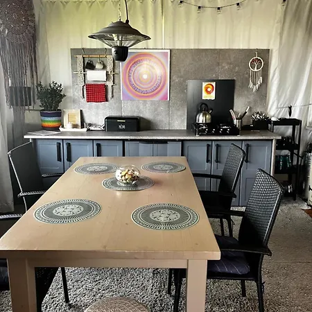 Glamping Karavan U Konopiště