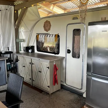 Glamping Karavan U Konopiště Chrastany (Benesov)