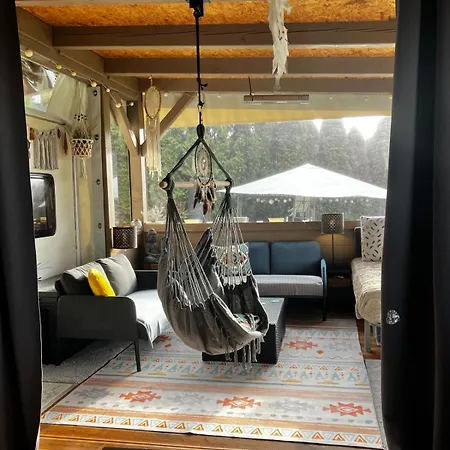 Glamping Karavan U Konopiště