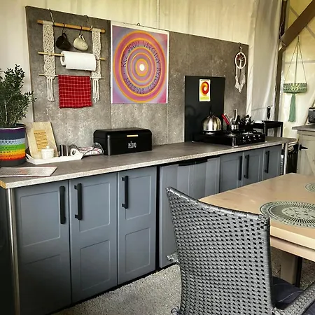Kemp Glamping Karavan U Konopiště