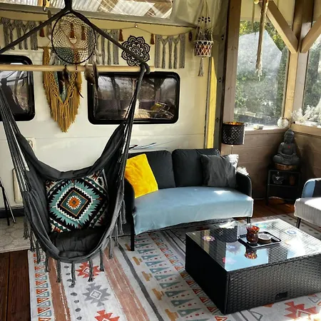 Glamping Karavan U Konopiště * Chrastany (Benesov)