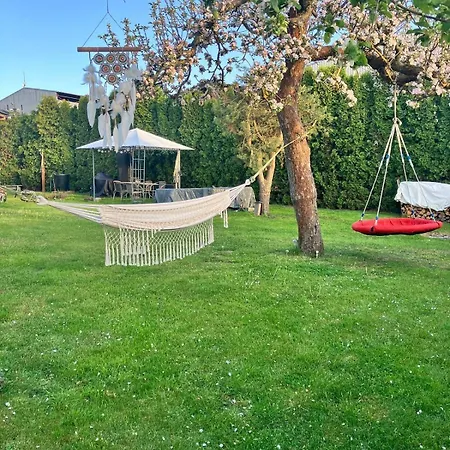 Kemp Glamping Karavan U Konopiště Chrastany (Benesov)