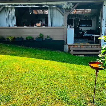 Glamping Karavan U Konopiště *
