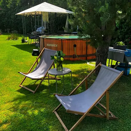 Glamping Karavan U Konopiště * Chrastany (Benesov)