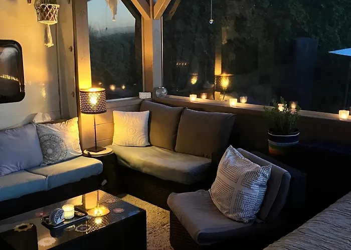 Glamping Karavan U Konopiste