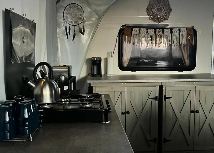 Glamping Karavan U Konopiste Campsite *