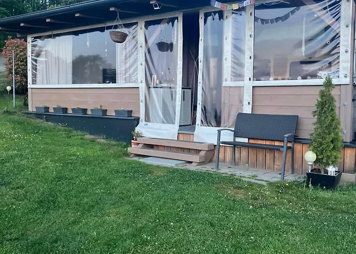 캠프장 Glamping Karavan U Konopiste