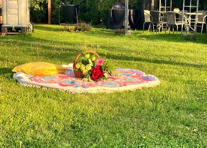 Glamping Karavan U Konopiste *