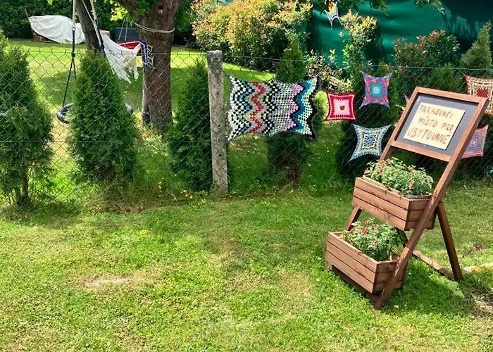 Campsite Glamping Karavan U Konopiste *