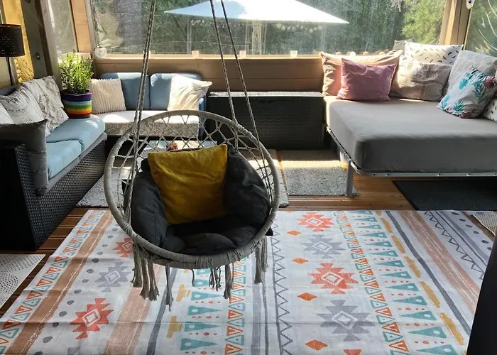 Glamping Karavan U Konopiste Chrastany (Benesov)