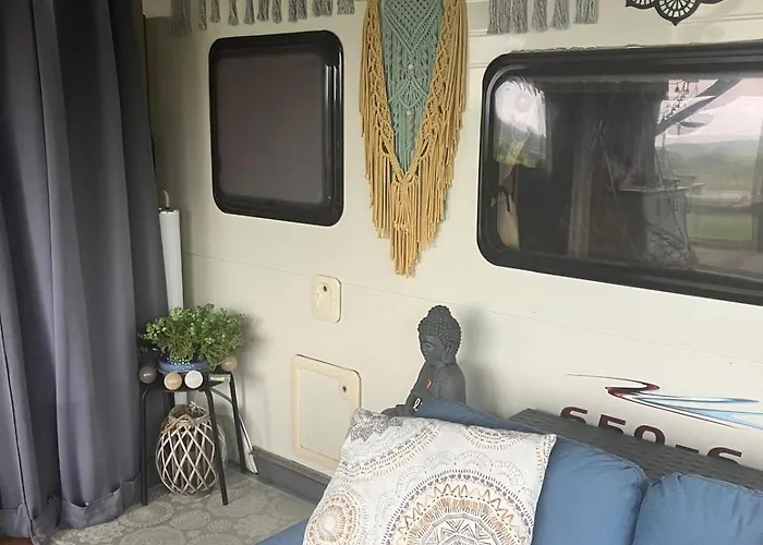 Glamping Karavan U Konopiste 캠프장 Chrastany (Benesov)