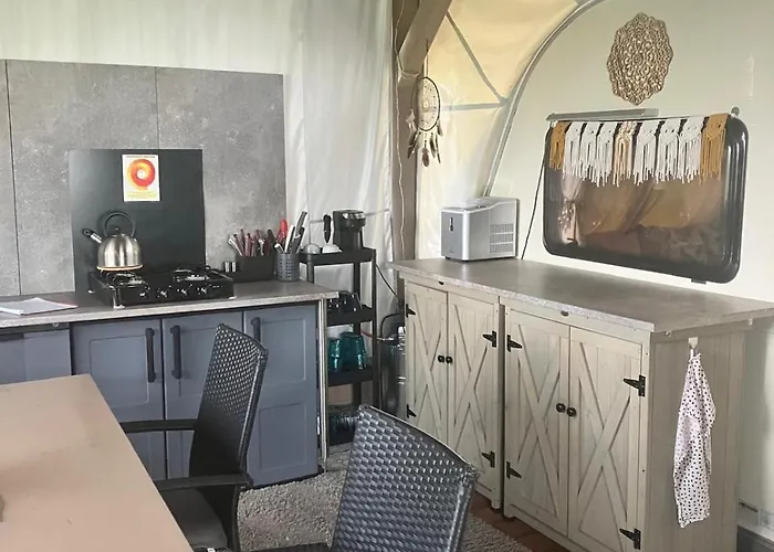 Glamping Karavan U Konopiste * Chrastany (Benesov)