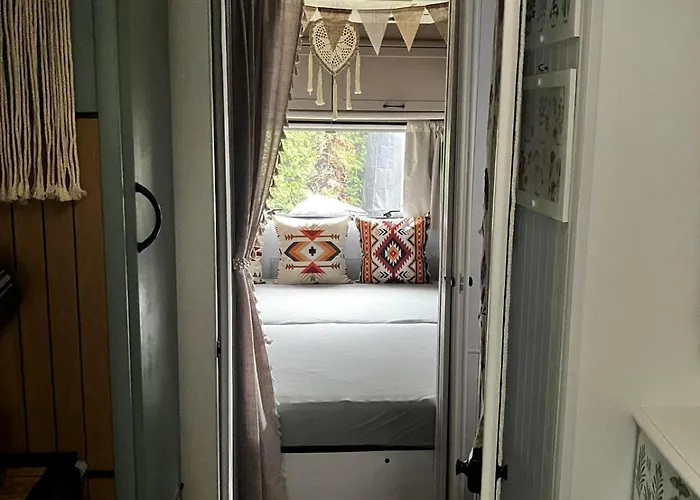 Glamping Karavan U Konopiste * Chrastany (Benesov)