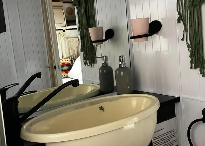 Glamping Karavan U Konopiste * Chrastany (Benesov)