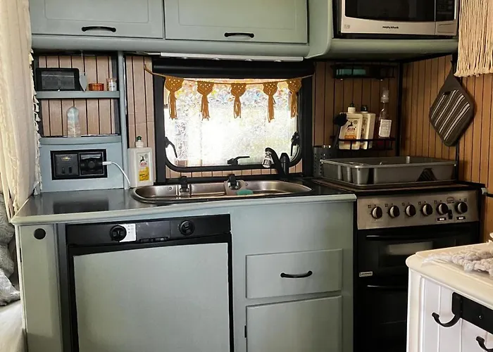 Glamping Karavan U Konopiste