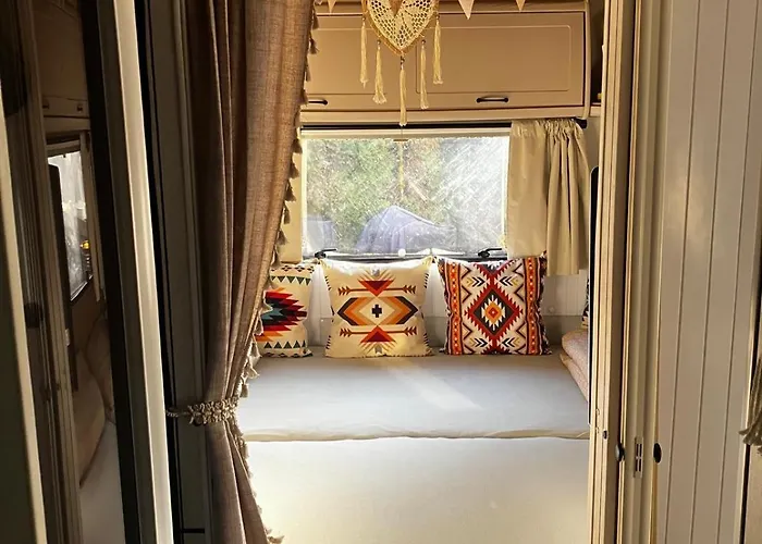 Glamping Karavan U Konopiste * Chrastany (Benesov)