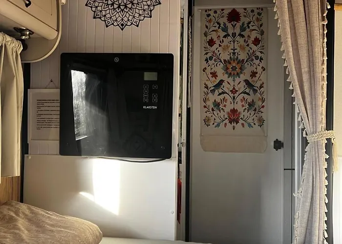 Κάμπινγκ Glamping Karavan U Konopiste