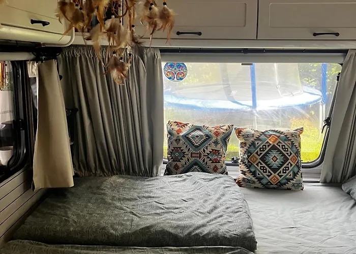 Glamping Karavan U Konopiste