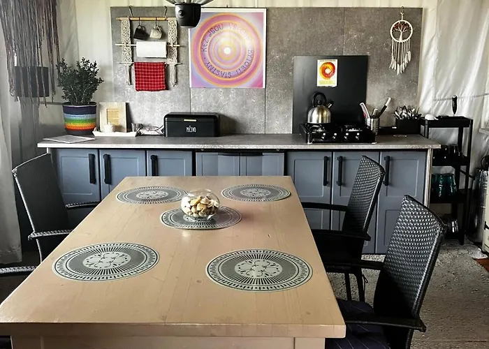 Glamping Karavan U Konopiste