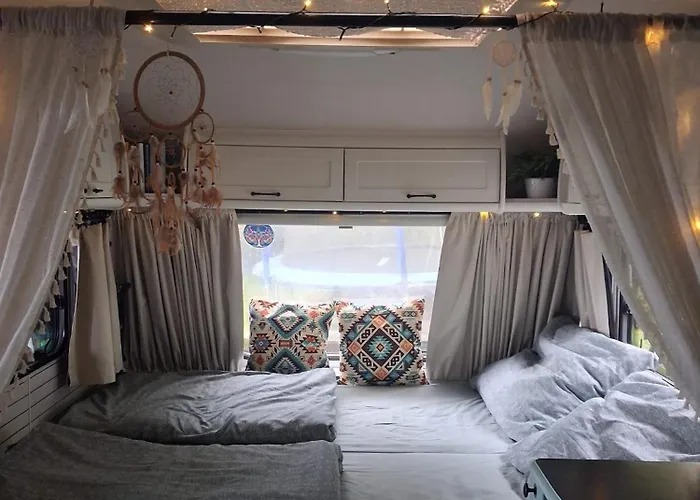 Glamping Karavan U Konopiste Κάμπινγκ