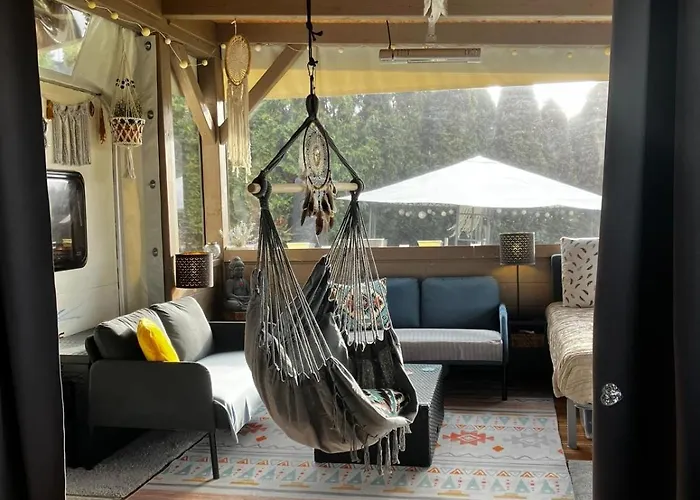 Glamping Karavan U Konopiste