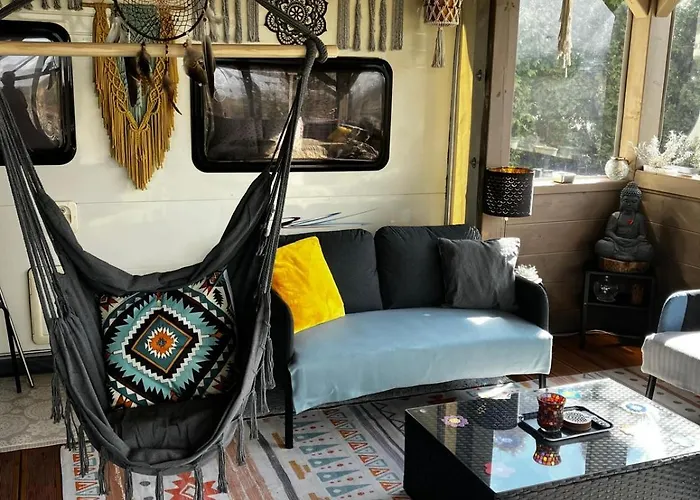 Glamping Karavan U Konopiste * Chrastany (Benesov)