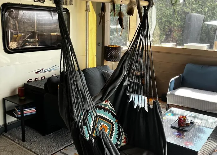 Glamping Karavan U Konopiste Κάμπινγκ